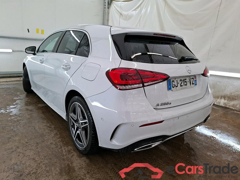 MERCEDES-BENZ Classe A Compact / 2018 / 5P / Berline A 250 e AMG Line 8G-DCT #2