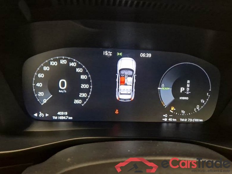 VOLVO XC40 / 2021 / 5P / SUV T5 RECHARGE PLUG-IN AUTO CORE #4