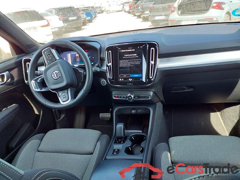 VOLVO XC40 / 2021 / 5P / todoterreno 2.0 B3 G Core Auto #3