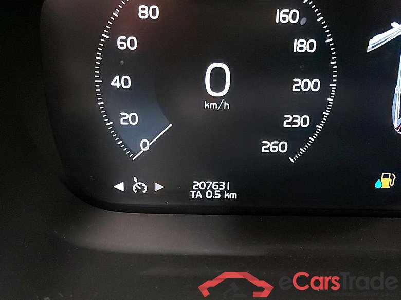 VOLVO - VOL V60 B4 D 197PK GEARTRONIC Momentum Core & Light Pack #5