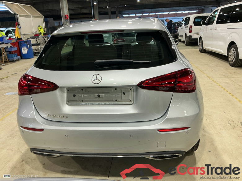 MERCEDES-BENZ A-CLASS 1.3 A 250 E LUXURY LINE DCT #5