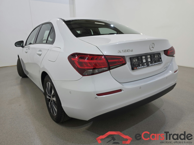 Mercedes A 180d Limo Widescreen Navi KeylessGo Camera Klima PDC ... #6