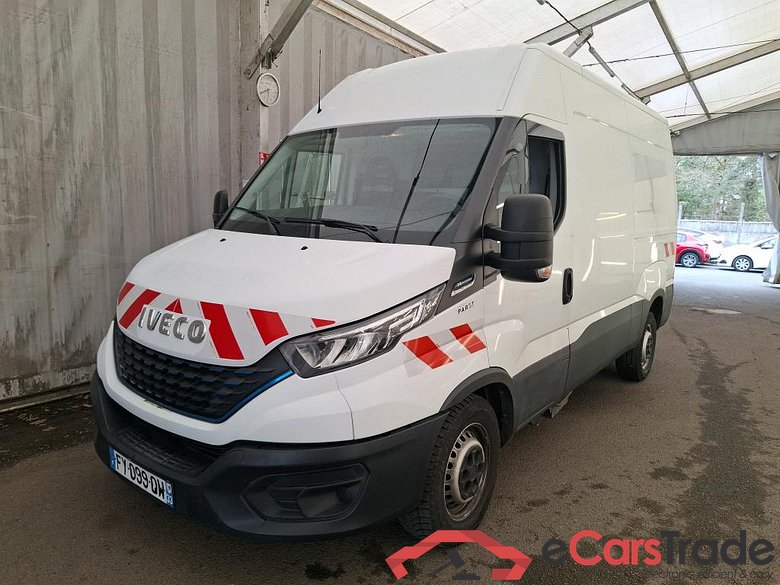 IVECO Daily / 2014 / 4P / Fourgon tôlé 3.0 35S14NA8 V11 H2 3520 B POWER