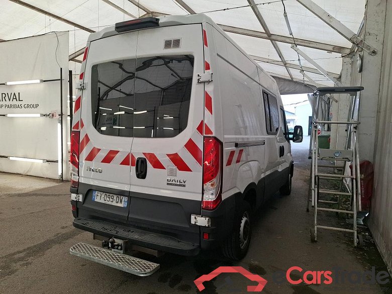 IVECO Daily / 2014 / 4P / Fourgon tôlé 3.0 35S14NA8 V11 H2 3520 B POWER #3