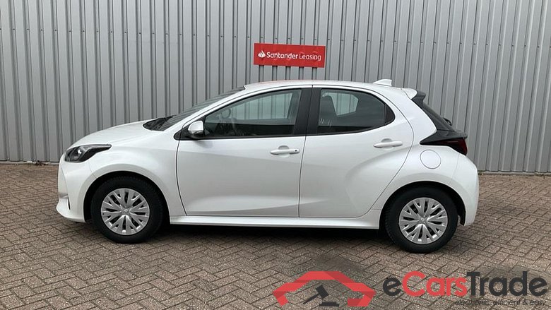 TOYOTA YARIS 1.5vvti hev active 85kW cvt aut #2