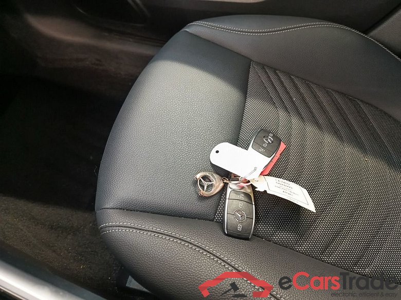 Mercedes-Benz EQB EQB 250+ Business Line 5d #4