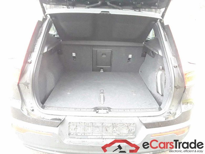 Volvo XC40 (2017->) DE - SUV5 B4 AWD EU6d, Ultimate Dark (EURO 6d), (Facelift) 2022 - 2022 #2