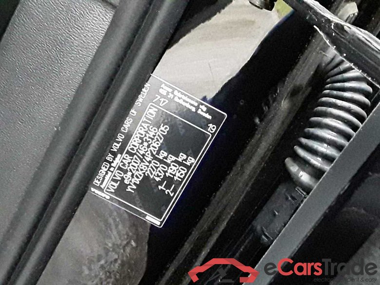 Volvo XC40 (2017->) DE - SUV5 B4 AWD EU6d, Ultimate Dark (EURO 6d), (Facelift) 2022 - 2022 #6