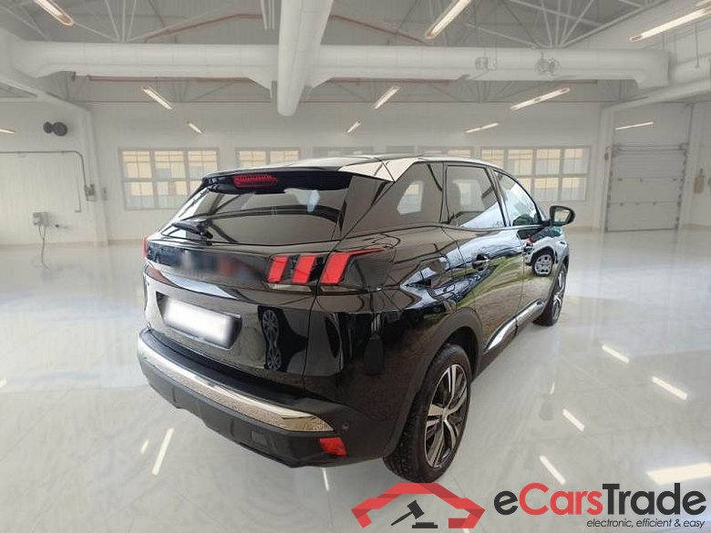 PEUGEOT 3008 / 2020 / 5P / SUV BLUEHDI 130 EAT8 SeS ALLURE #2