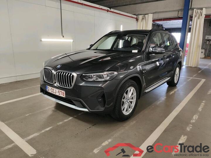 Bmw X3 FaceLift 2.0 xDrive30e Plug-In Hybrid Aut. LED-Xenon LC-Pro Navi-Pro Sport-Leather KeylessGo Camera Klima PDC ...