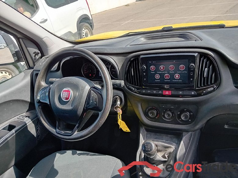FIAT Doblò Cargo/2015/4P/furgón derivado de turismo Cargo SX 1.6 Mjet 77kW (105CV) #4