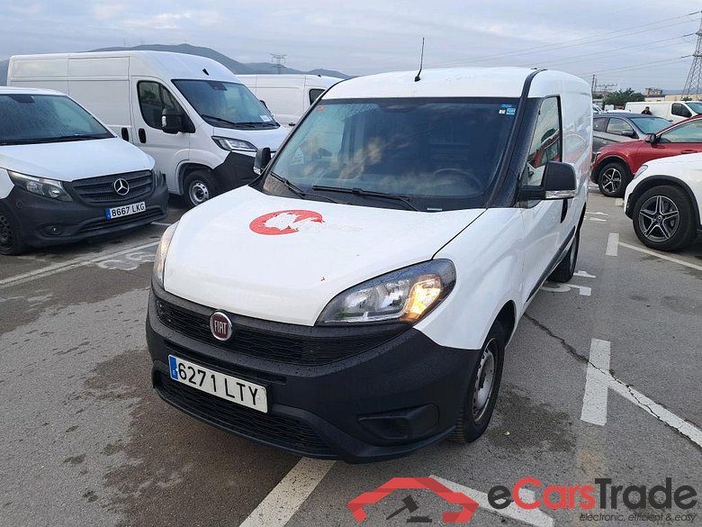 FIAT Doblò Cargo/2015/3P/furgón derivado de turismo Cargo Base 1.6 Mjet 66kW (90CV) #1