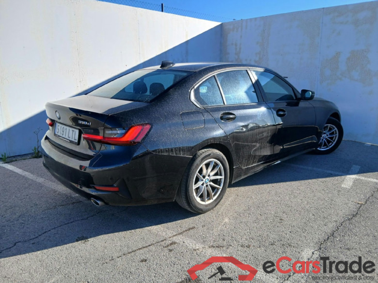 BMW Serie 3 / 2018 / 4P / sedán 318d Auto. #2