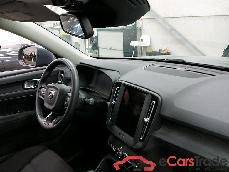 VOLVO - VOL XC40 T2 129PK Momentum Core & GPS & Park Assist  * PETROL * #3