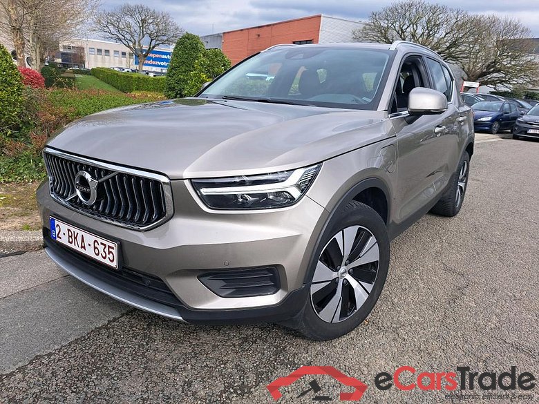 VOLVO - VOL XC40 T4 Recharge 211PK Geartronic Inscription Expression Leather & Winter & Park Assist & Semi Auto Foldable Towing Hook * HYBRID *