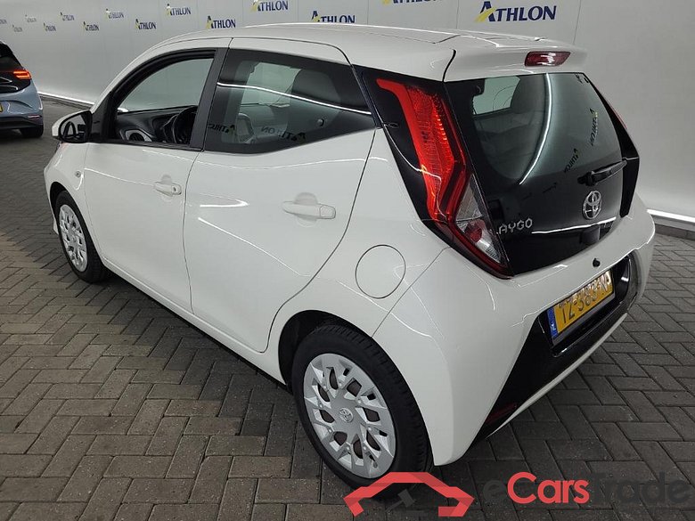 TOYOTA Aygo 1.0 VVT-i x-play 5D 53kW #4