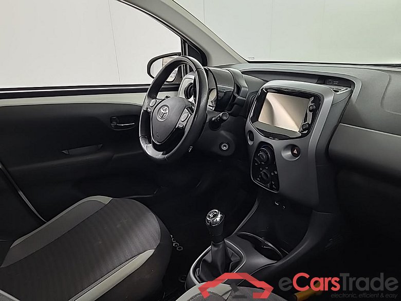TOYOTA Aygo 1.0 VVT-i x-play 5D 53kW #6