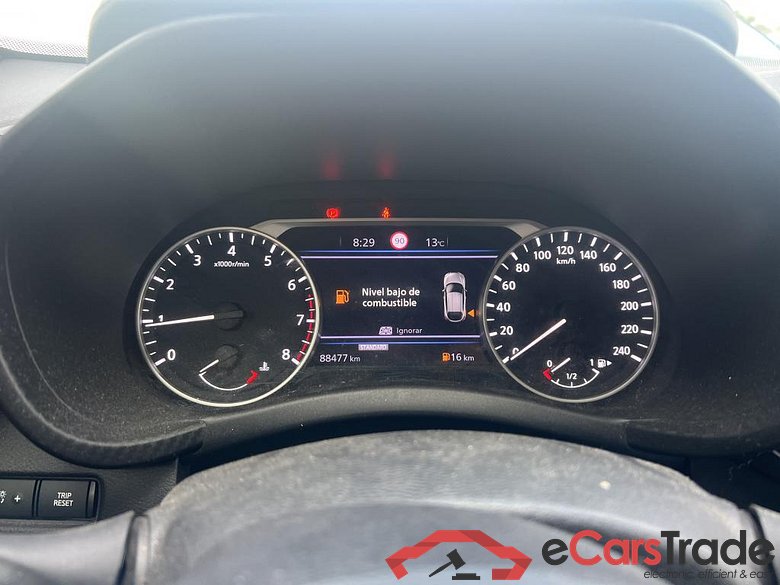 NISSAN JUKE / 2019 / 5P / crossover DIG-T 84 kW N-Design Chic #4