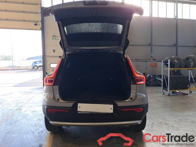 VOLVO XC40 / 2021 / 5P / SUV T4 RECHARGE PLUG-IN AUTO CORE #5