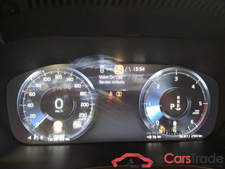 VOLVO V60 / 2019 / 5P / STATION WAGON B4 D AUTOM. MOMENTUM BUSINESS #4