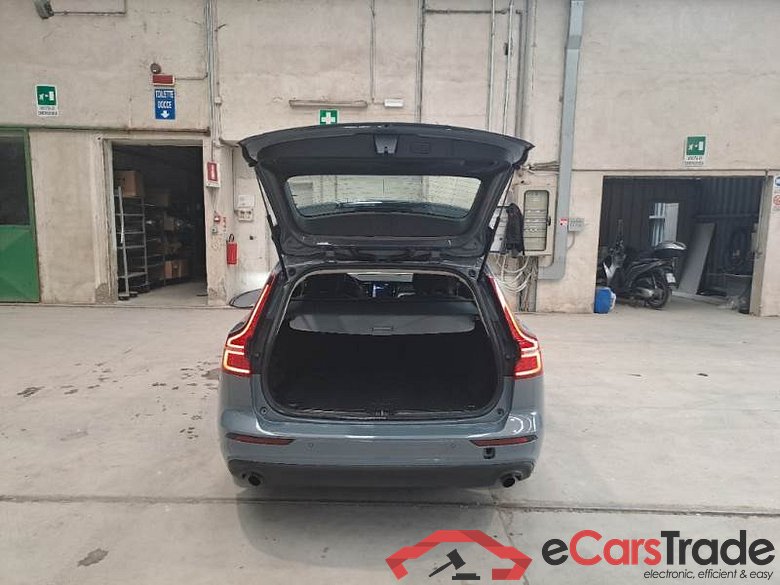 VOLVO V60 / 2019 / 5P / STATION WAGON B4 D AUTOM. MOMENTUM BUSINESS #5
