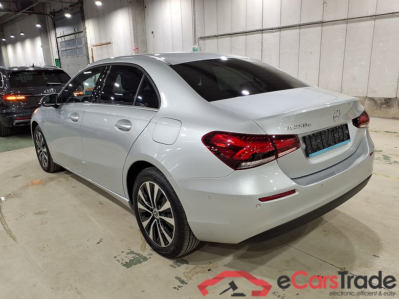 MERCEDES-BENZ A-CLASS LIMOUSINE 1.3 A 250 E BUSINESS SOLUTION DCT #2