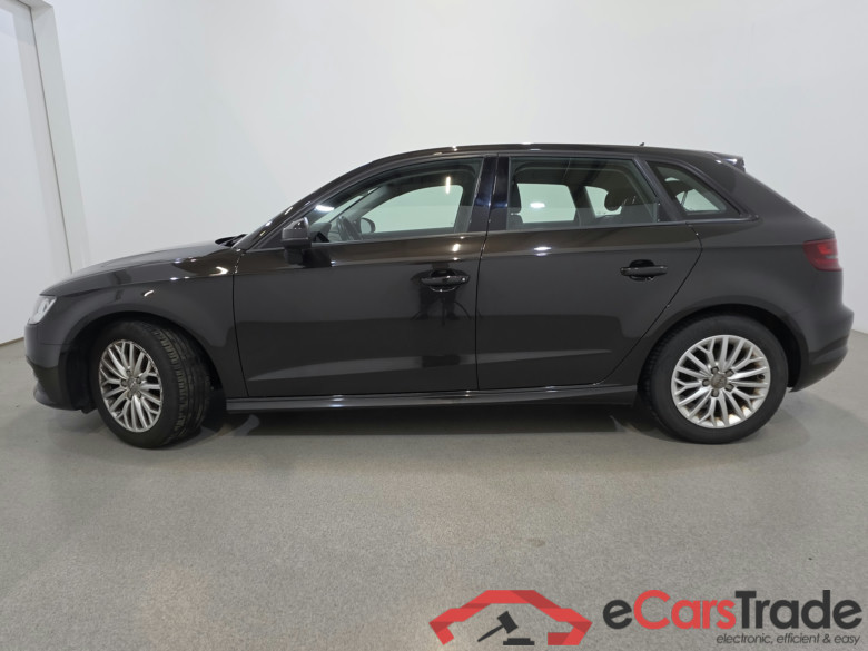 Audi A3 1.6 TDi Navi Klima PDC ... #2