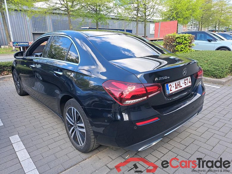 MERCEDES-BENZ A-Klasse 1.3 A 250 E BUSINESS SOLUTION DCT #3