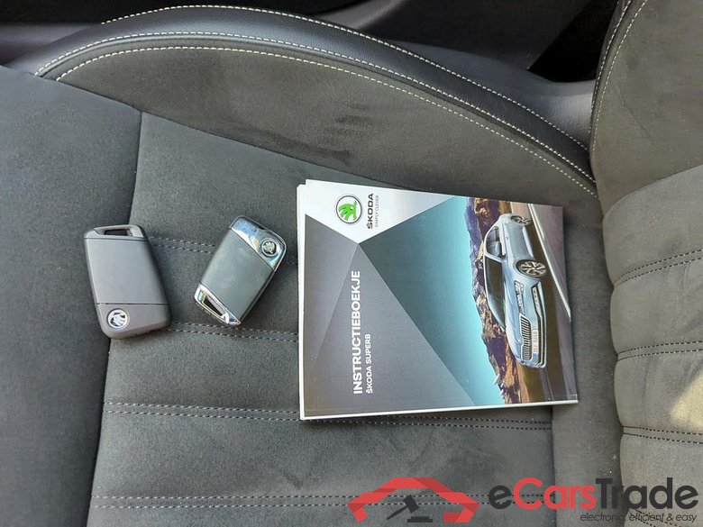 SKODA Superb Combi 110 kW #6