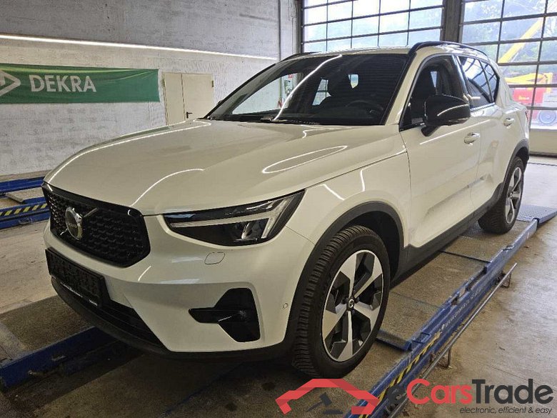 Volvo XC40 (2017->) DE - SUV5 B4 2WD EU6d, Plus Dark, (Facelift) 2022 - 2024