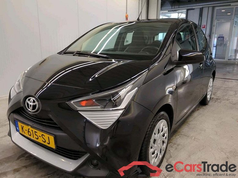 TOYOTA Aygo 1.0 VVT-i x-play #1