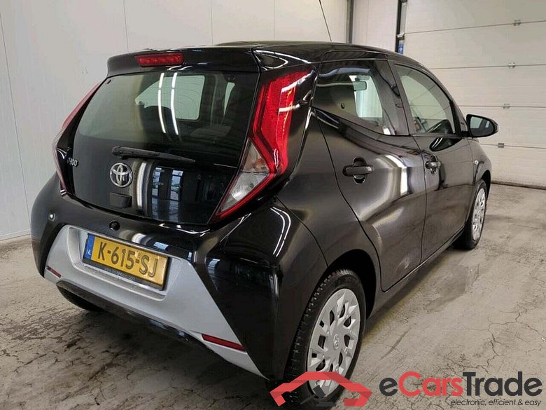 TOYOTA Aygo 1.0 VVT-i x-play #2
