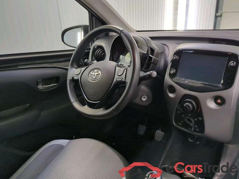 TOYOTA Aygo 1.0 VVT-i x-play #3