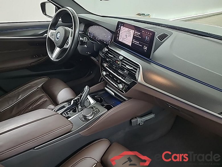 BMW 5-serie Touring 530e xDrive Business Edition Plus 5D 215kW #6