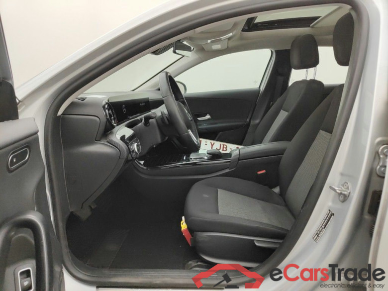 Mercedes-Benz A-Klasse Limousine A 180d Business Solution Aut. 4d #3