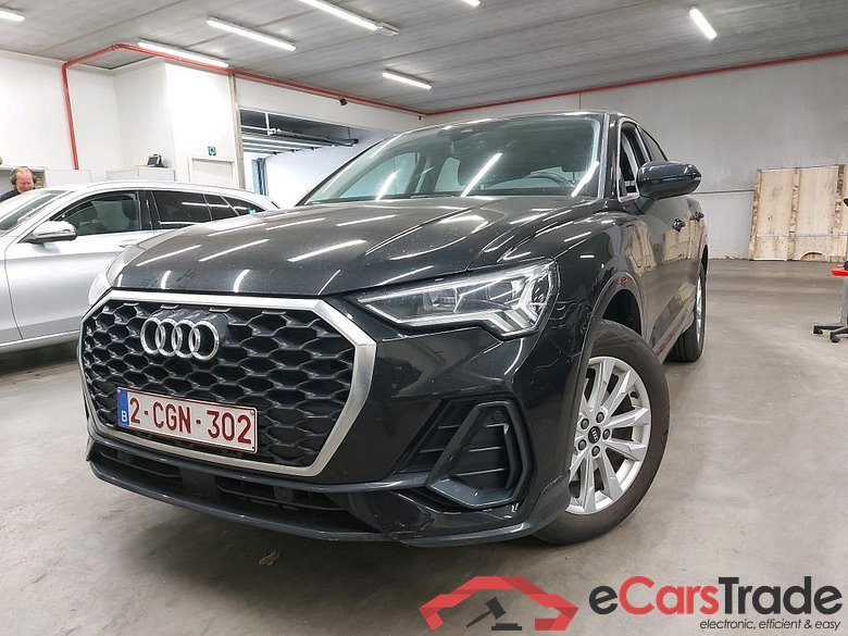 AUDI - AUD Q3 SB 45 TFSI e 245PK e S-Tronic Pack Platinum With Heated Seats & Adaptive Cruise Control  * HYBRID *