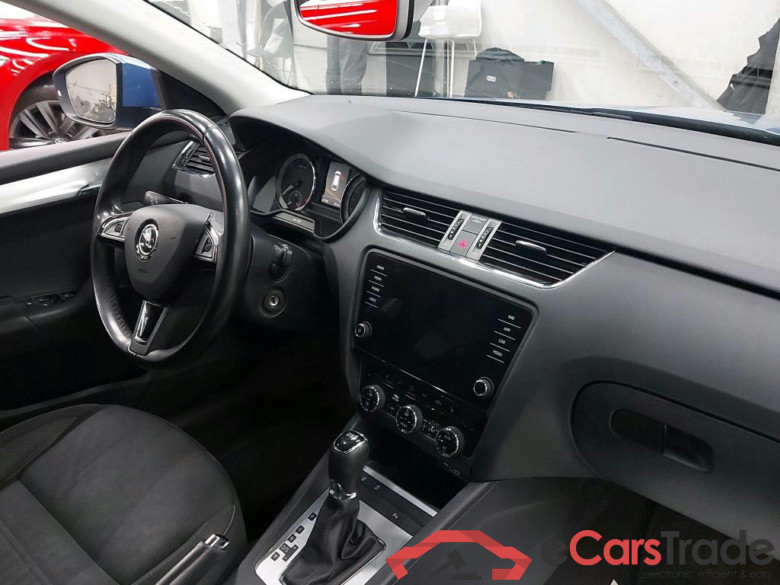 SKODA - SKO OCTAVIA COMBI CRTDI 115PK DSG 7 GreenTec Ambition & Pack Safety & Heated Seats & GPS & Adaptive Cruise & Comfort & Look Pack #3