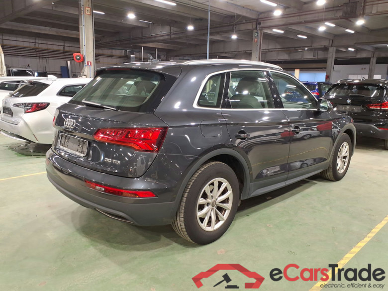 AUDI Q5 DIESEL - 2017 30 TDi Business Edition S tronic #4