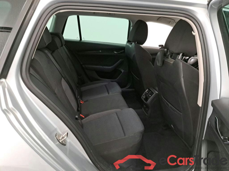 SKODA OCTAVIA COMBI 1.4 TSI PHEV 150KW DSG CLEVER #6