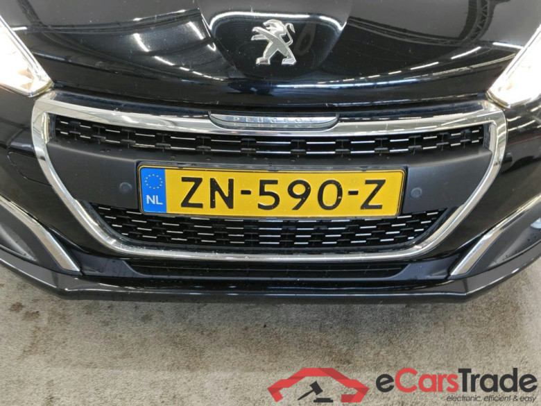 Peugeot 208 Signature 1.2 PureTech 82 5d #5