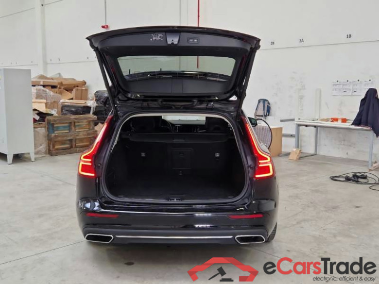 VOLVO V60 / 2019 / 5P / STATION WAGON T6 PLUG-IN AWD AUTOM.INSCR.EXPR. #5