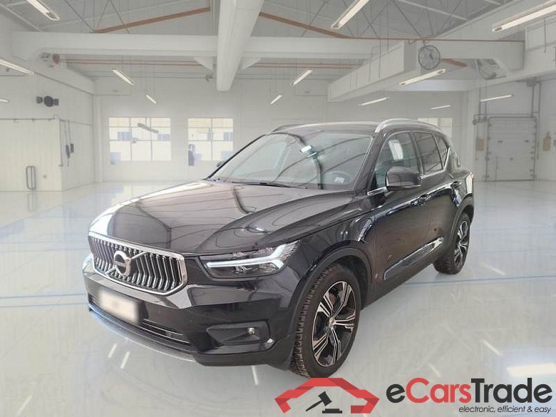 VOLVO XC40 / 2017 / 5P / SUV T4 PLUG-IN HYBRID AUTO RECH INSCRIP EXPR