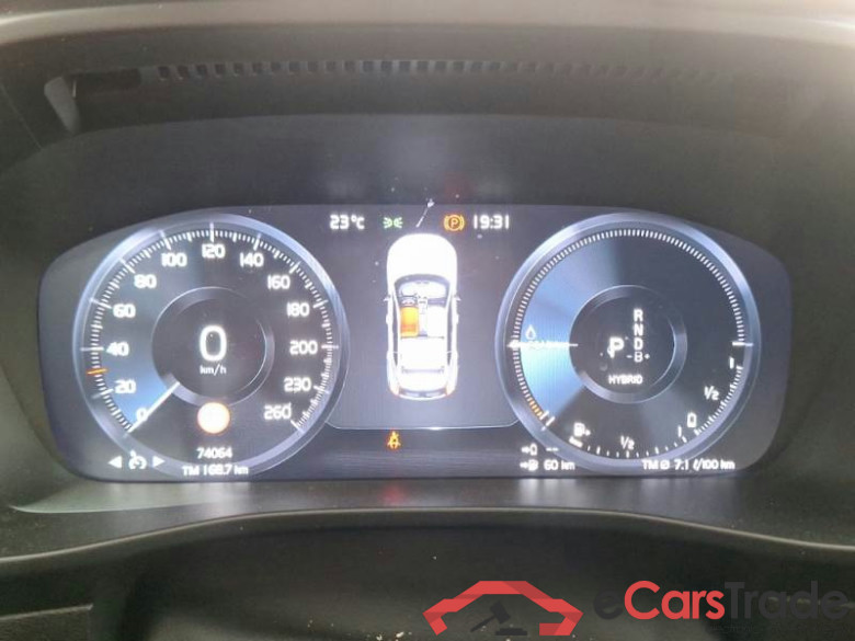 VOLVO XC40 / 2017 / 5P / SUV T4 PLUG-IN HYBRID AUTO RECH INSCRIP EXPR #4