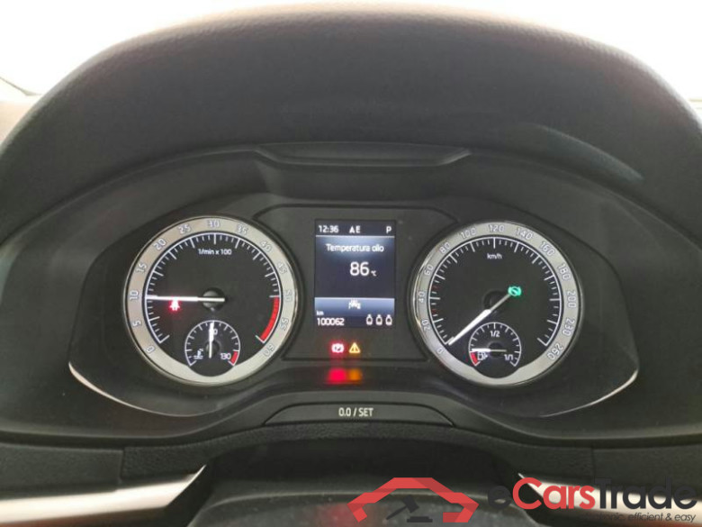 SKODA KAROQ / 2022 / 5P / SUV 2.0 TDI 85KW EVO SCR EXECUTIVE DSG #4
