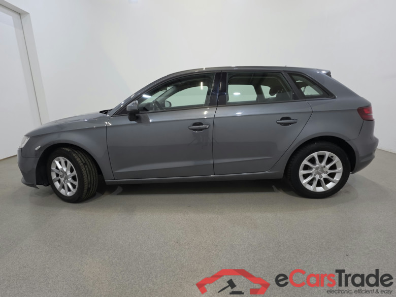 Audi A3 Sportback 1.6 TDi Aut. Display Klima PDC ... #2