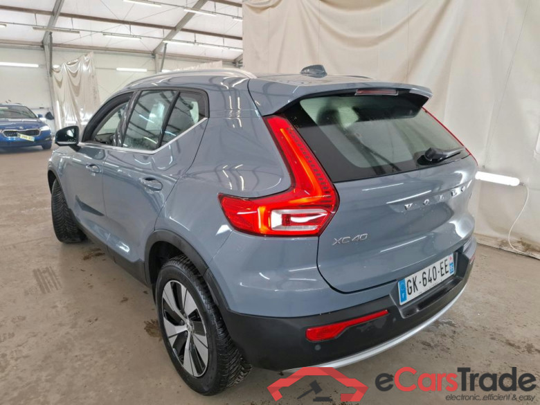 VOLVO XC40 / 2022 / 5P / SUV Recharge T4 211 DCT7 Start #2