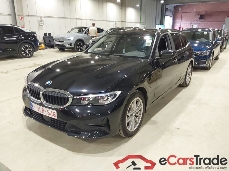 BMW 3 TOURING - 2019 330eA PHEV #1