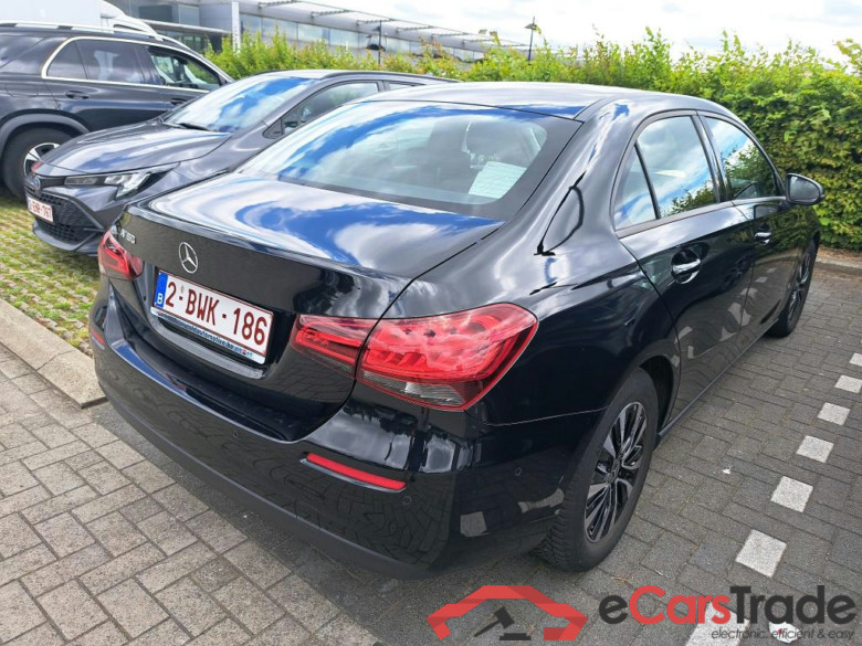 MERCEDES-BENZ A-CLASS LIMOUSINE 1.3 A 180 ESSENTIAL LINE DCT #4