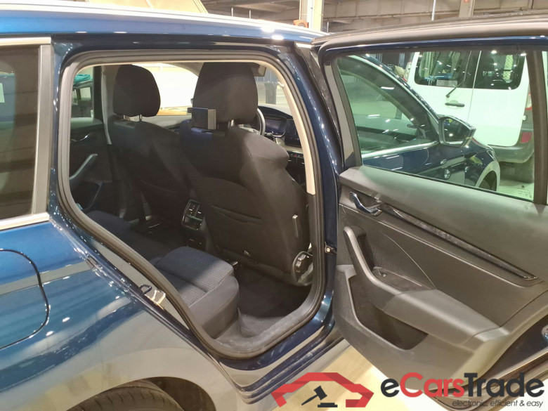SKODA OCTAVIA COMBI 1.0 TSI MHEV 81KW DSG CLEVER #5