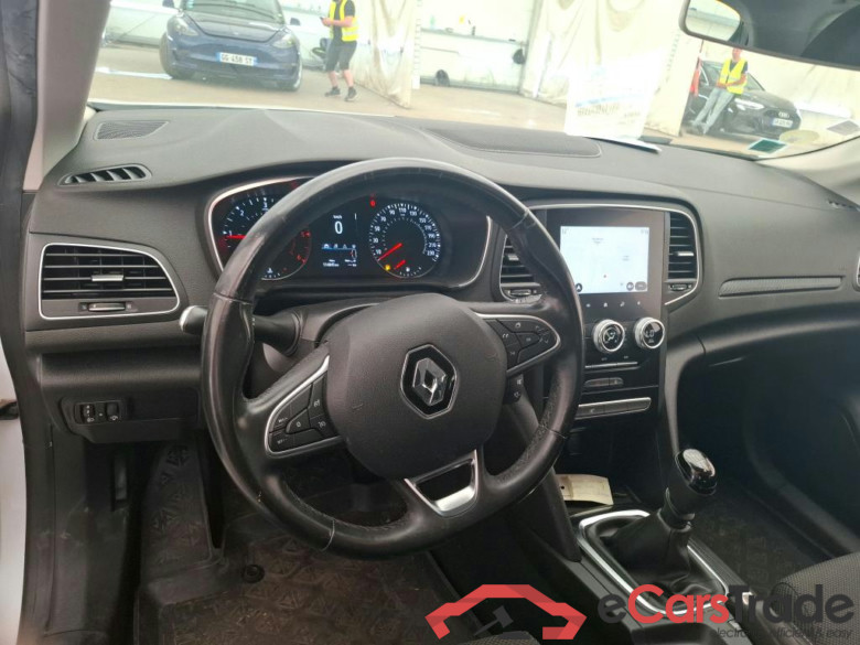 Megane IV Berline 5pt. Société Air Nav 1.5 dCi 90CV BVM6 E6 #5